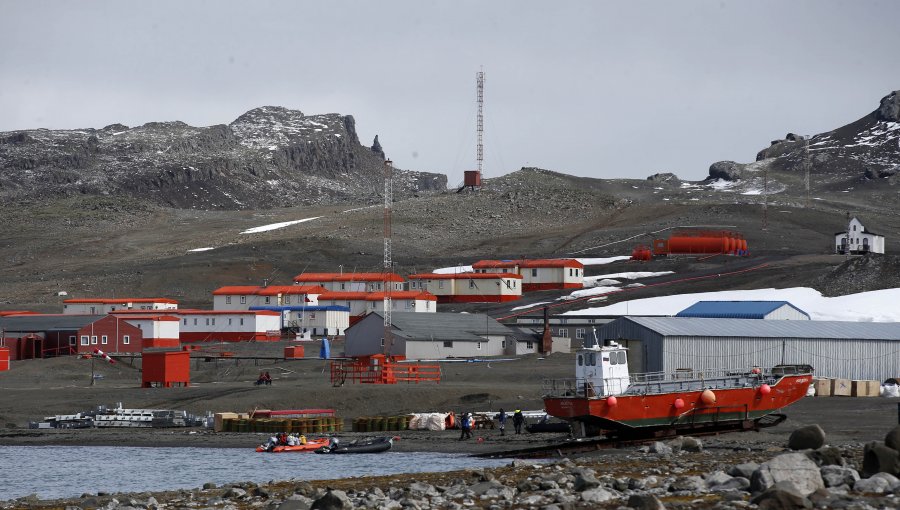 Fuerza Aérea descarta casos positivos de Covid-19 en su base antártica Presidente Frei