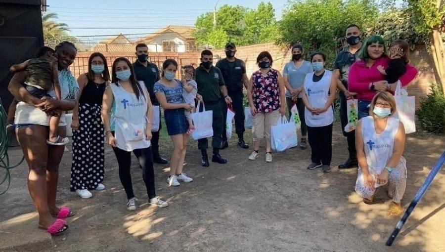 Gendarmes de San Felipe celebraron la Navidad con niños de la Corporación María Ayuda