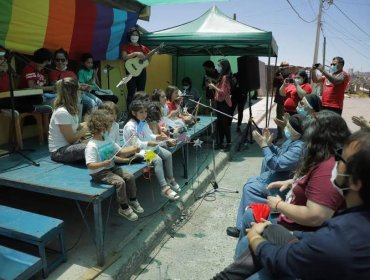 Familias de Valparaíso disfrutaron con Navidades Populares en distintos cerros