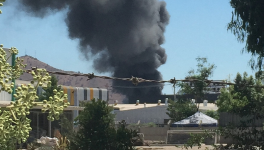 Incendio de grandes proporciones moviliza a equipos de emergencia a bodegas en San Bernardo