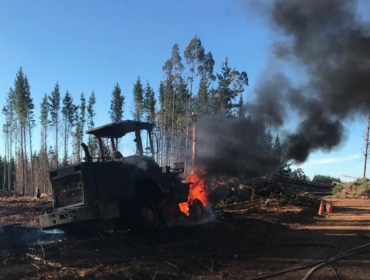 Nuevo ataque incendiario en empresa de Cañete deja dos torres y dos cargadores quemados