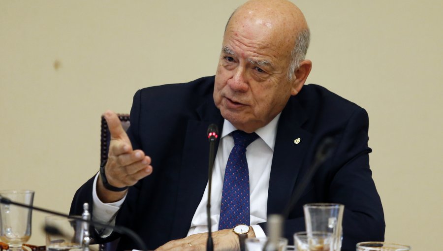 Senador José Miguel Insulza pide al Partido Socialista definir a su candidato presidencial: "Se necesita un rostro"