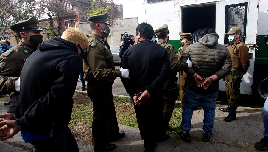 38 personas de nacionalidad venezolana fueron detenidas en fiesta clandestina en Recoleta: incautaron drogas y alcohol