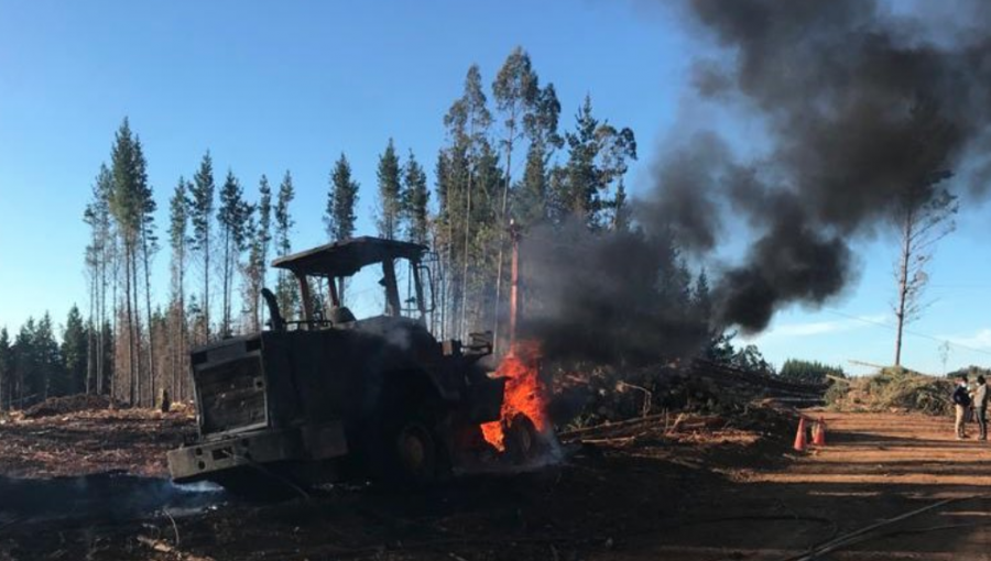 Nuevo ataque incendiario en empresa de Cañete deja dos torres y dos cargadores quemados