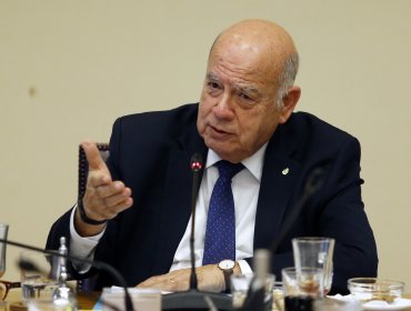 Senador José Miguel Insulza pide al Partido Socialista definir a su candidato presidencial: "Se necesita un rostro"