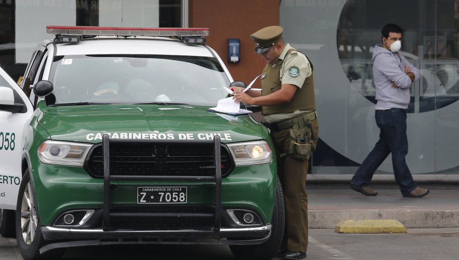 Comisario de Carabineros baleó a dos sujetos que intentaron asaltarlo en Recoleta