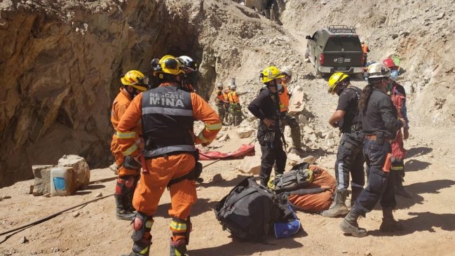 Rescatan con vida a dos mineros que permanecieron atrapados tras un derrumbe en Tierra Amarilla