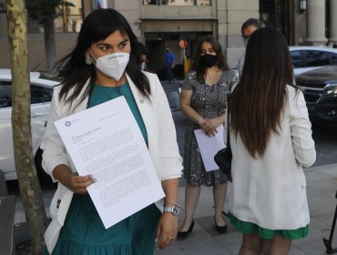 Colegio Médico golpea la mesa y envía carta al presidente Piñera para abordar baja en asignaciones