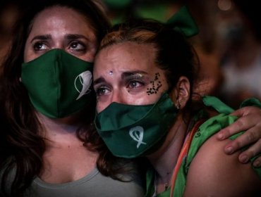 Aborto en Argentina: Senado legaliza la interrupción voluntaria del embarazo en las primeras 14 semanas