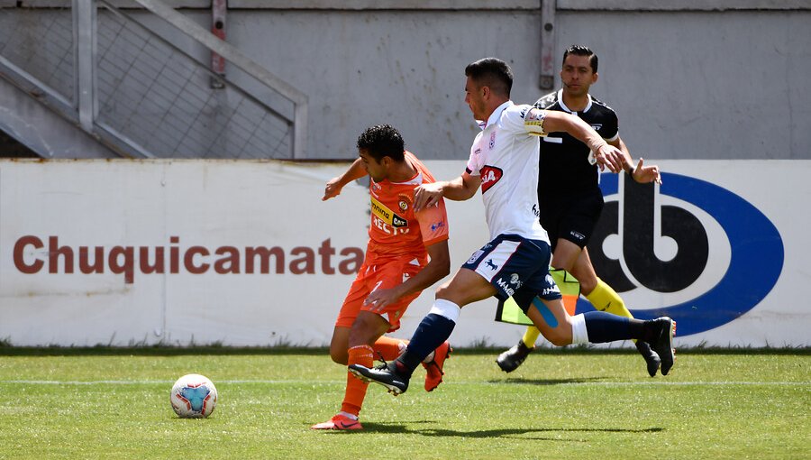 Cobreloa sea aleja de la liguilla por el ascenso tras empatar con Melipilla