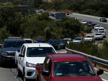 Alta congestión hacia la región de Valparaíso: 264 vehículos han sido devueltos a Santiago desde la ruta 68