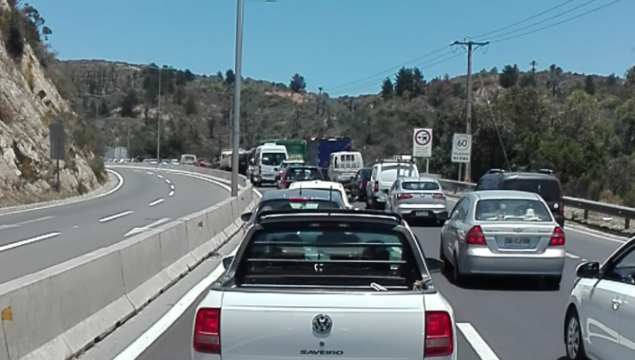 Dos accidentes de tránsito originan alta congestión vehicular en la ruta Las Palmas de Viña del Mar