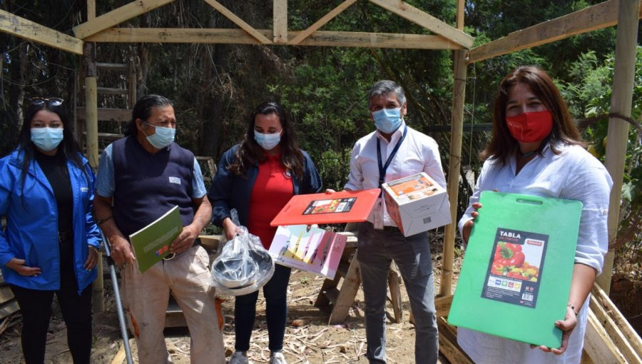 Entregan kit de cocina a beneficiarios del programa «Autoconsumo» en San Antonio