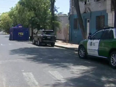 Duelo a cuchillos terminó con un hombre apuñalado y muerto en la comuna de Santiago