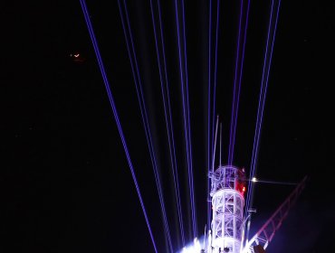 Torre Entel dio la bienvenida al 2021 con criticado espectáculo de luces