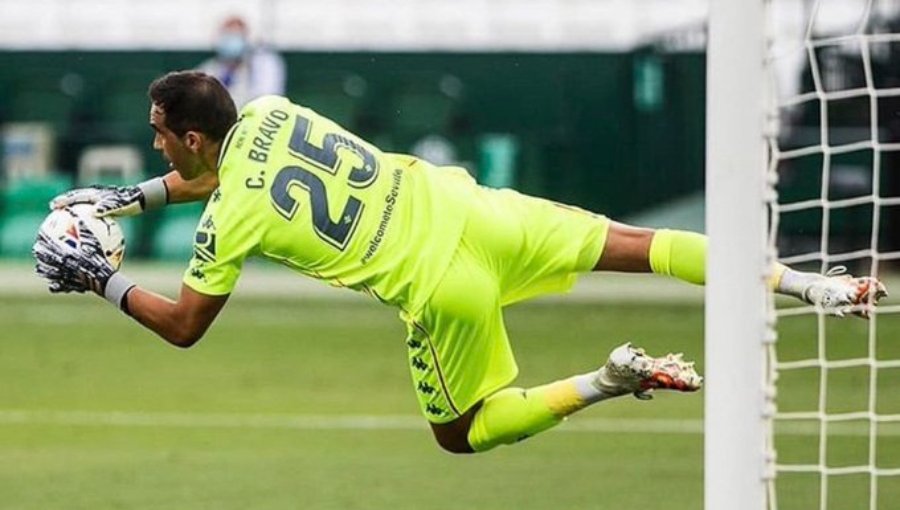 Claudio Bravo volvió a la titularidad en empate entre el Betis y el Sevilla