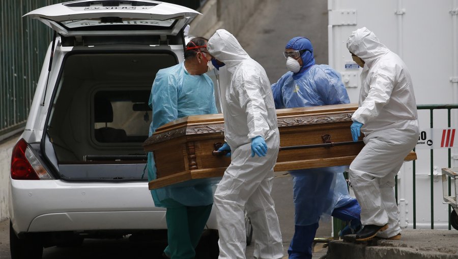 Grave error en Hospital de Linares: Dos familias habrían recibido cuerpos distintos de familiares fallecidos