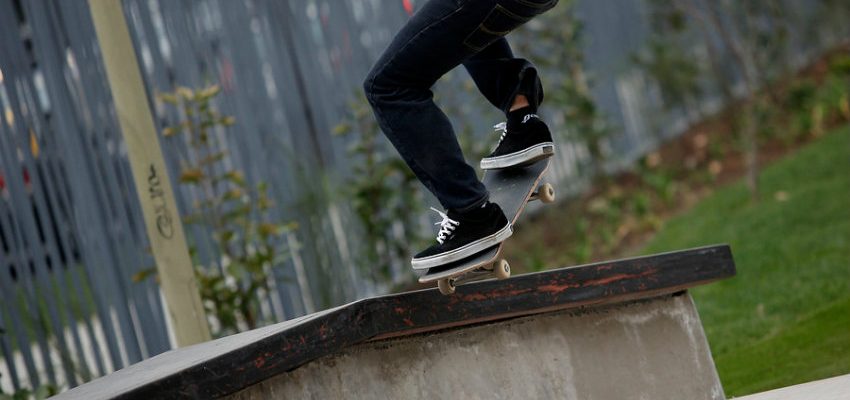 Condenan a 15 años de cárcel a hombre y siete de internación para joven por muerte de skater en Hualpén