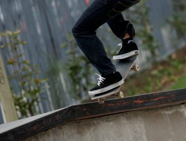 Condenan a 15 años de cárcel a hombre y siete de internación para joven por muerte de skater en Hualpén