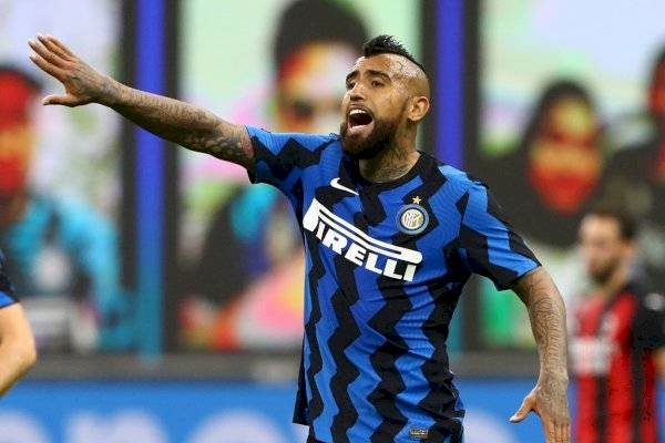 Ex capitán del Inter culpó a Vidal del fracaso en Champions League