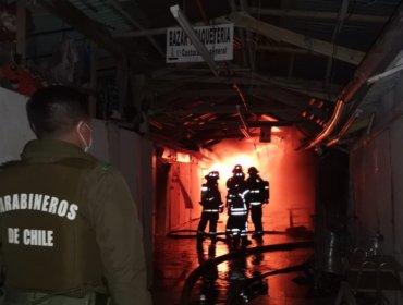 17 locales comerciales resultaron afectados por incendio al interior del persa Las Cenizas de La Serena