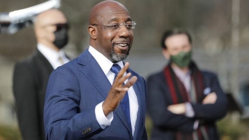 Elecciones en Georgia: los demócratas se acercan a controlar el Senado tras proyección que le da la victoria a Raphael Warnock