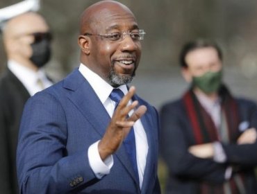 Elecciones en Georgia: los demócratas se acercan a controlar el Senado tras proyección que le da la victoria a Raphael Warnock