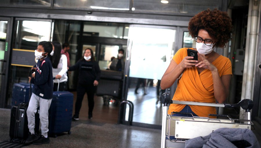 Ministerio de Salud extiende la alerta sanitaria y endurece protocolo de ingreso en el Aeropuerto de Pudahuel