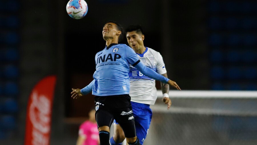 La UC vence a Iquique y se escapa en la cima del Campeonato