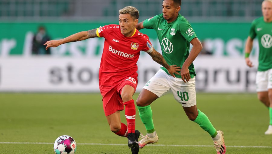 Charles Aránguiz volvió a jugar en la goleada del Leverkusen sobre Frankfurt