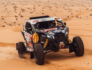 "Chaleco" López ganó su tercera etapa seguida y volvió a la cima en UTV del Dakar