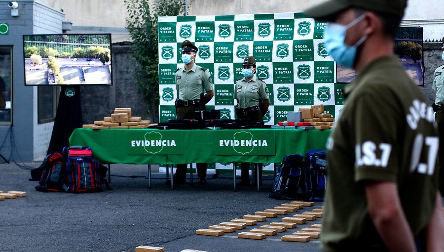 Capturan a tres bandas y decomisan más de 600 kilos de droga en operativo en la región Metropolitana