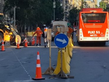 Inicia remodelación de pista en Santa Rosa y Mac Iver en Santiago para priorizar circulación del transporte público y peatones