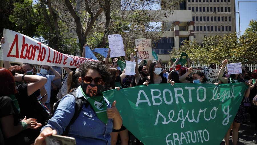 Registran protestas en las afueras del Congreso en medio de discusión para despenalizar el aborto