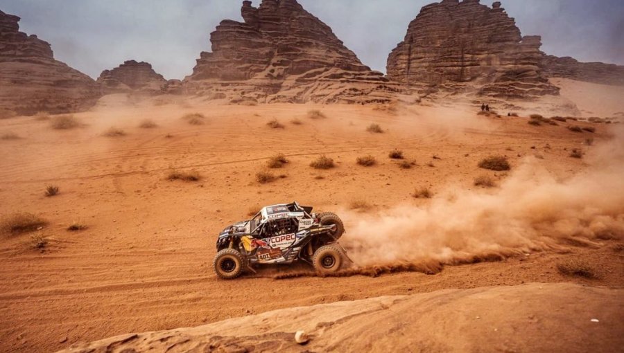 "Chaleco" López se coronó campeón en la categoría UTV del Rally Dakar