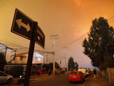 Incendio Forestal amenaza a más de 7 mil viviendas y 25 mil personas en Quilpué