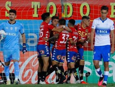 La UC rescató en la agonía un heroico empate con nueve jugadores ante U. Española