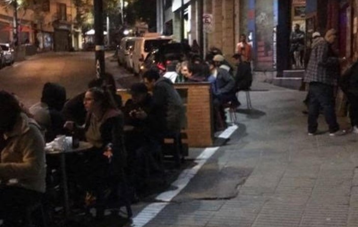 Más de 40 locales de Valparaíso han sido autorizados para usar sus terrazas