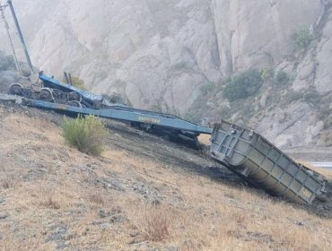 Tren que transportaba concentrado de cobre descarrila en la cuesta Las Chilcas de Llay Llay