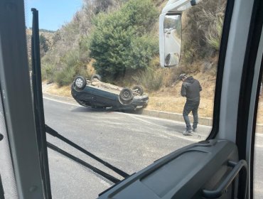 Un lesionado deja volcamiento de vehículo en la ruta Las Palmas de Viña del Mar