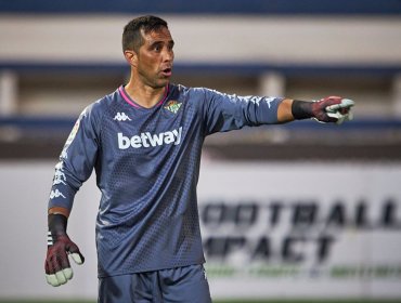 Claudio Bravo sufrió nueva lesión y se perderá los próximos partidos del Betis