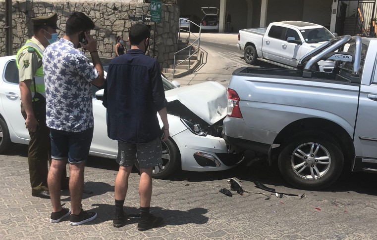 Un menor de edad lesionado deja accidente vehicular en cuarto sector de Reñaca