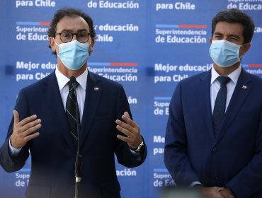 Ministerio de Educación pide reutilizar útiles escolares y recomienda evaluar uso de uniforme