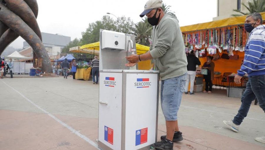 En la feria de la Av. Argentina se inició el reforzamiento de la estrategia de búsqueda activa de casos Covid en Valparaíso