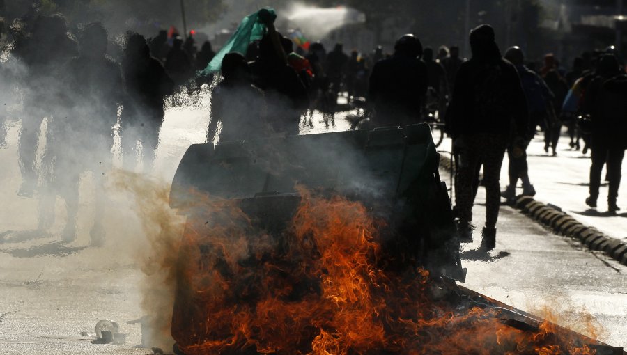 Nueva manifestación dejó 15 detenidos en la capital: Uno de ellos por saqueo