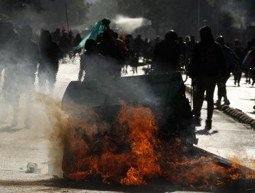 Nueva manifestación dejó 15 detenidos en la capital: Uno de ellos por saqueo