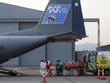 En dos días Minsal ha trasladado a 25 pacientes covid desde el norte a Santiago