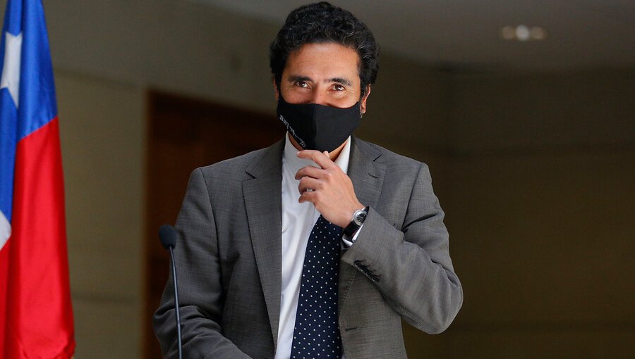 Aprobación de Ministro de Hacienda sube nueve puntos en medio de rumores por candidatura presidencial