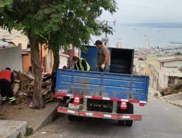 «Todo a la Calle»: Impulsan recolección de residuos voluminosos en cerros de Valparaíso