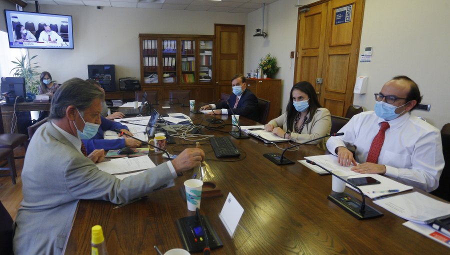 Comisión de Hacienda da luz verde a tramitación en sala de "voto anticipado"